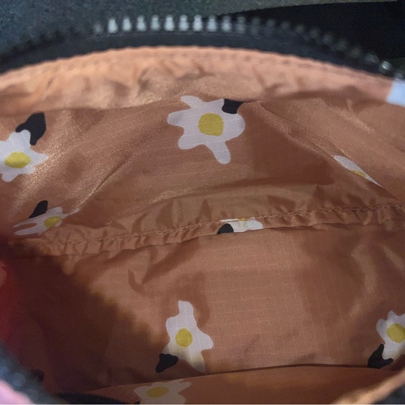 Baggu small crescent in dead stock rose jam - Picture 3 of 3